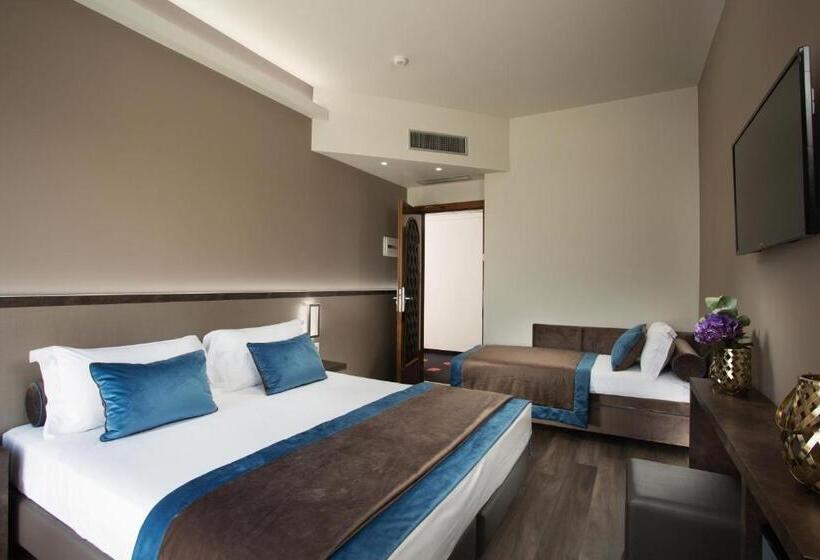 חדר דלוקס לשלושה, Continental