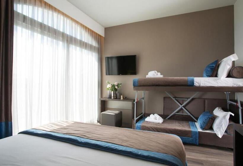 חדר דלוקס לשלושה, Continental