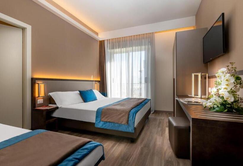 חדר דלוקס לשלושה, Continental