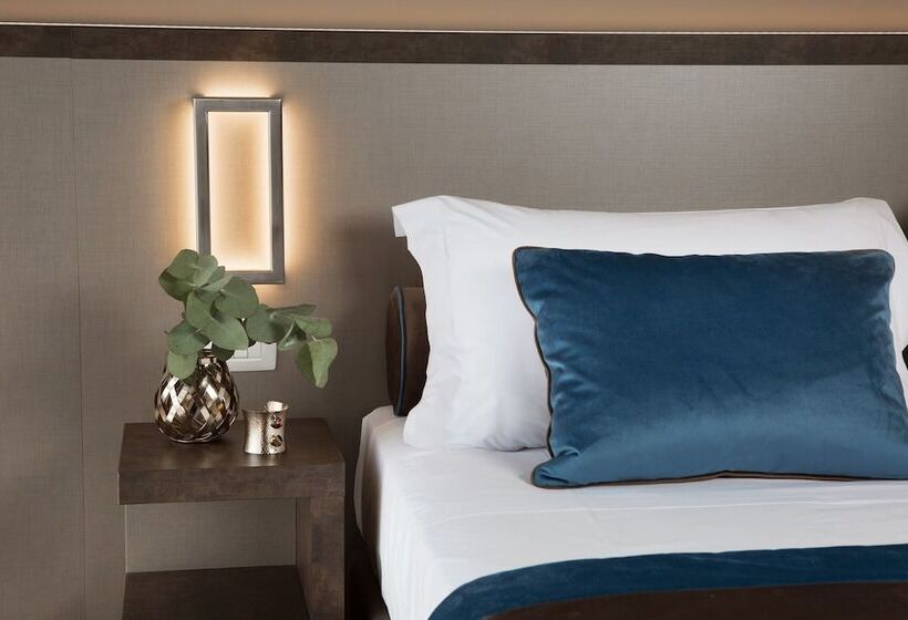 חדר דלוקס לשלושה, Continental