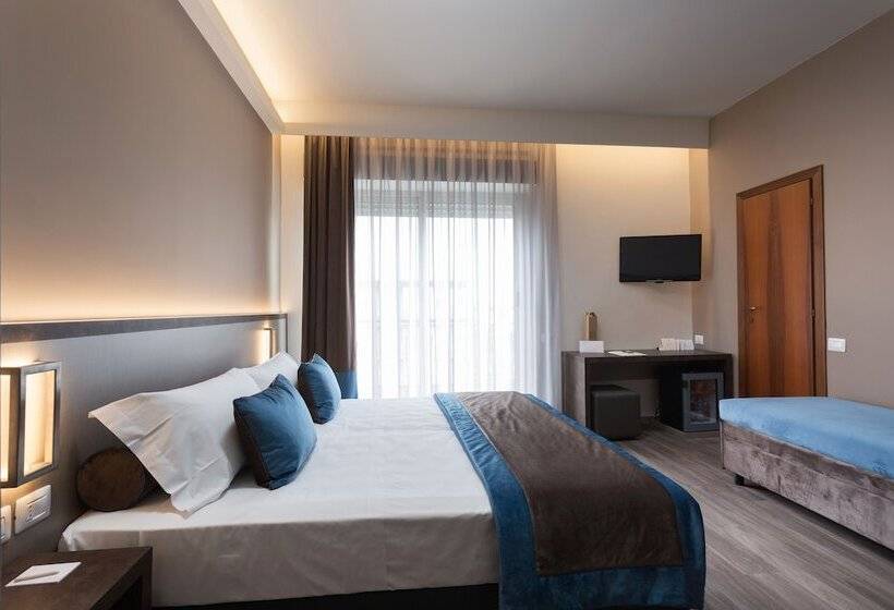 חדר דלוקס לשלושה, Continental