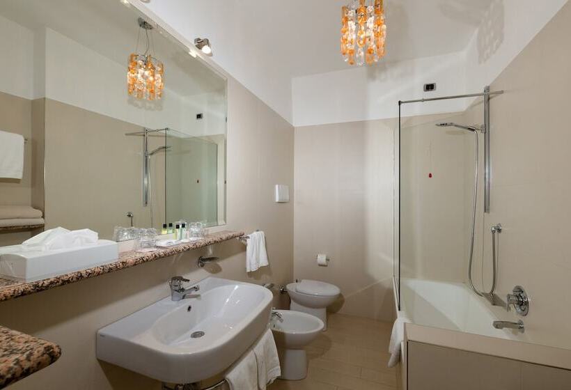 Полулюкс Вид на Бассейн, Continental Wellness & Spa
