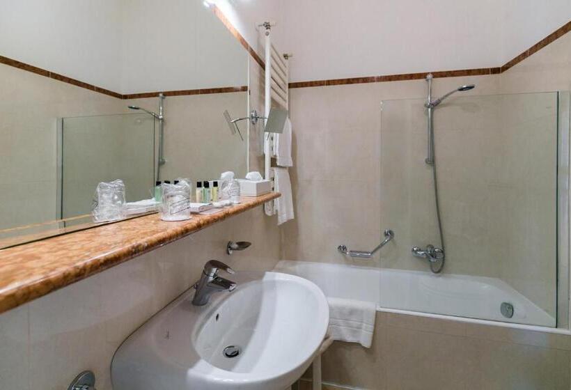 Superior room with lake view, Continental Wellness & Spa