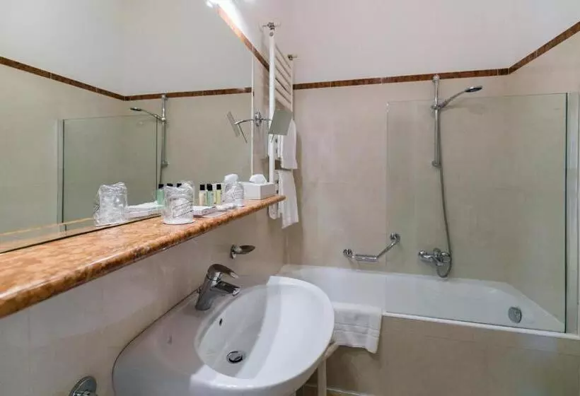 Superior room with lake view, Continental Wellness & Spa