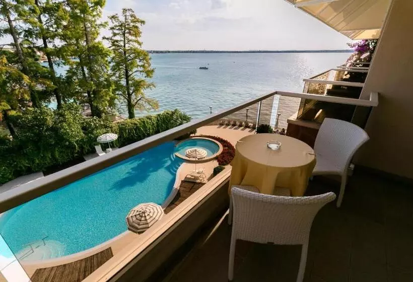 Superior room with lake view, Continental Wellness & Spa