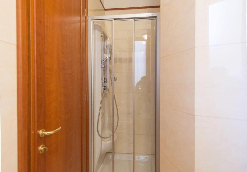 اتاق استاندارد یک نفره, Diana Park