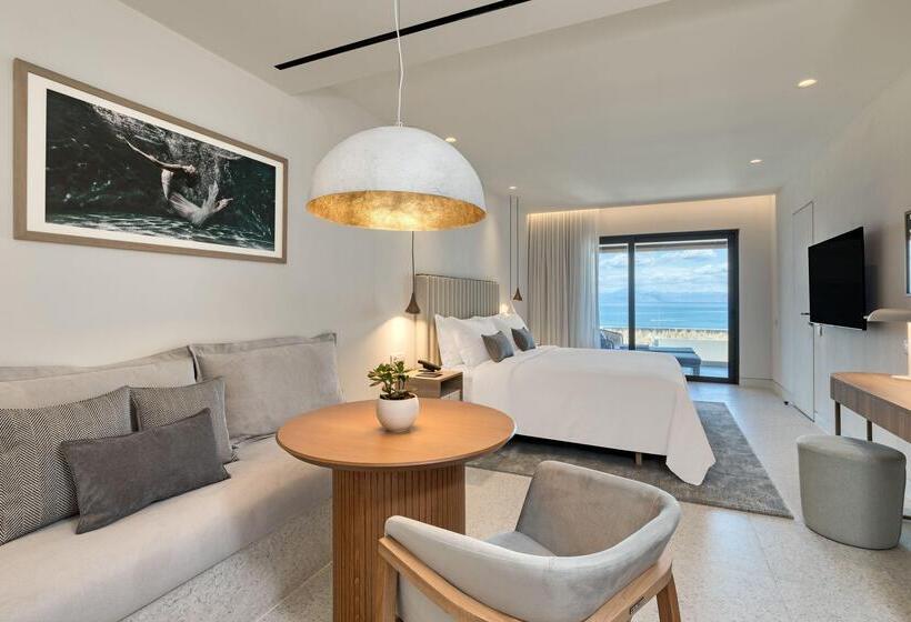 سوئیت با وان آب گرم, Domes Miramare, A Luxury Collection Resort, Corfu Adults Only