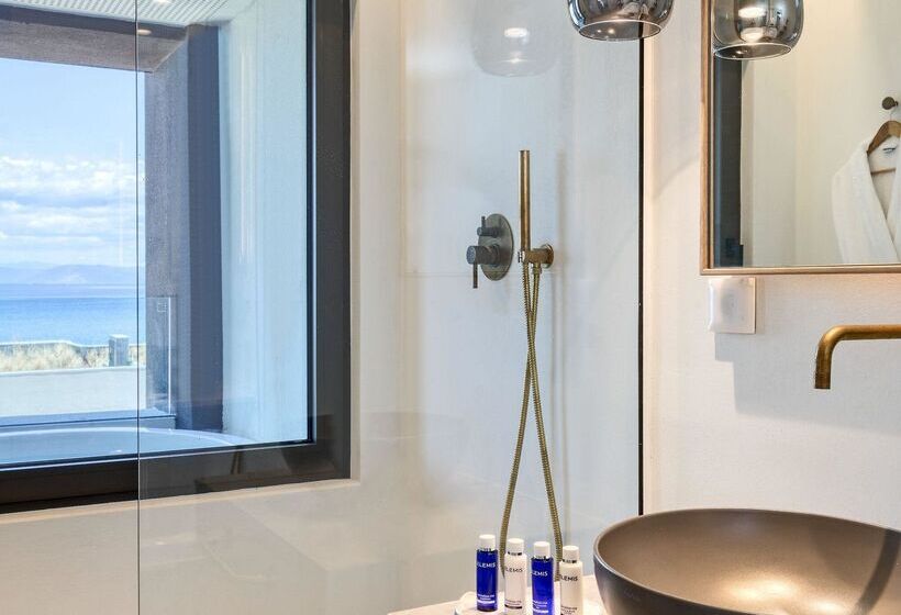 سوئیت با وان آب گرم, Domes Miramare, A Luxury Collection Resort, Corfu Adults Only