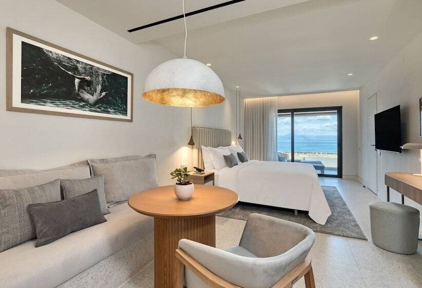 سوئیت با وان آب گرم, Domes Miramare, A Luxury Collection Resort, Corfu Adults Only