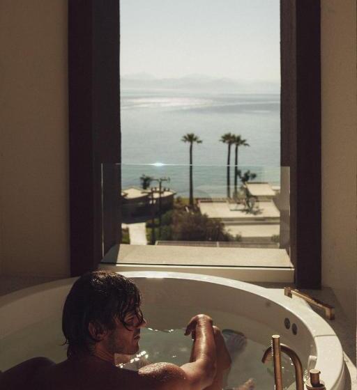 سوئیت با وان آب گرم, Domes Miramare, A Luxury Collection Resort, Corfu Adults Only