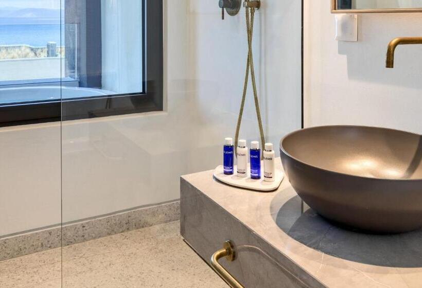 سوئیت با وان آب گرم, Domes Miramare, A Luxury Collection Resort, Corfu Adults Only