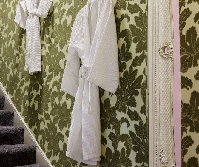 スタンダードルーム, Harington S Boutique