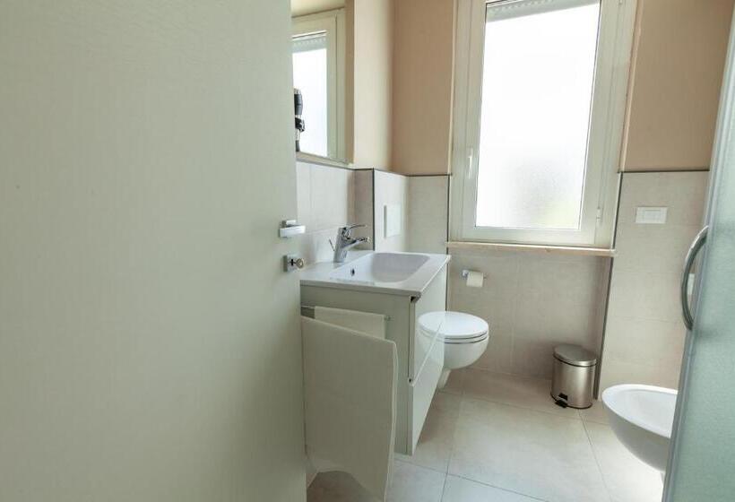 شقة غرفة واحدة, Holiday Club Residence