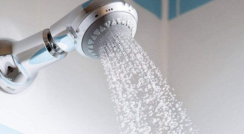 高级大房间, Leonardo Leeds