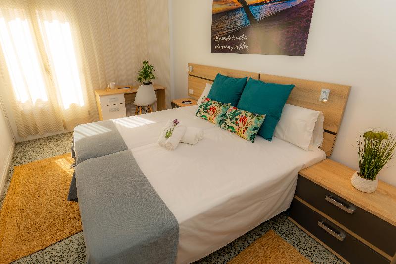 高级大房间, Leonardo Leeds