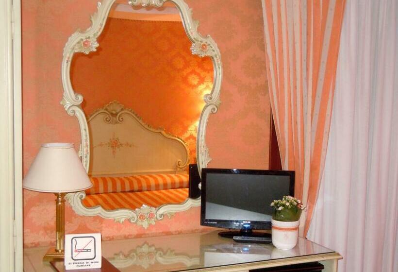 اتاق استاندارد سه نفره, Lux