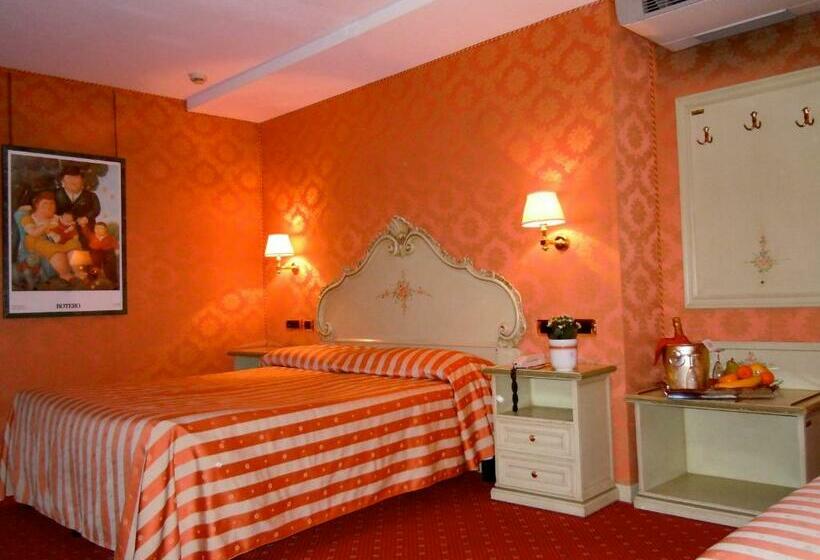 اتاق استاندارد سه نفره, Lux