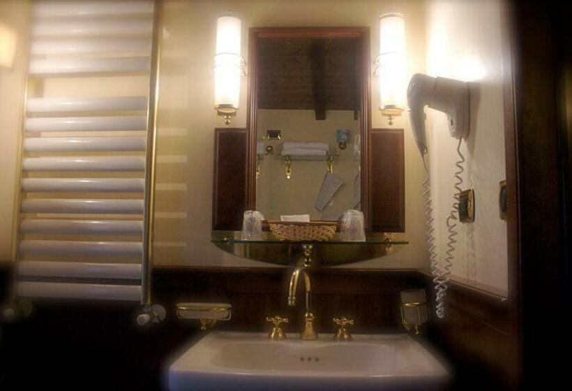 اتاق استاندارد سه نفره, Lux