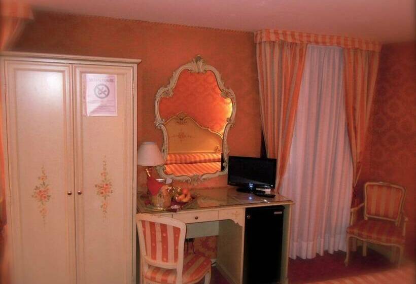 اتاق استاندارد سه نفره, Lux