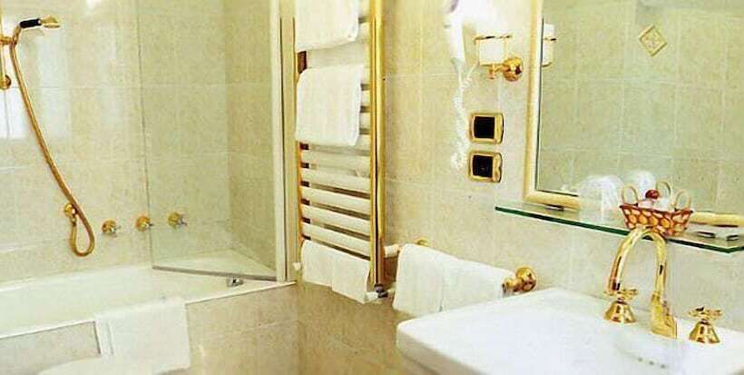 اتاق استاندارد سه نفره, Lux