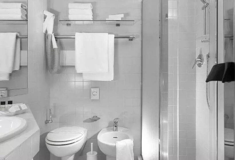 Standard Triple Room Side Sea View