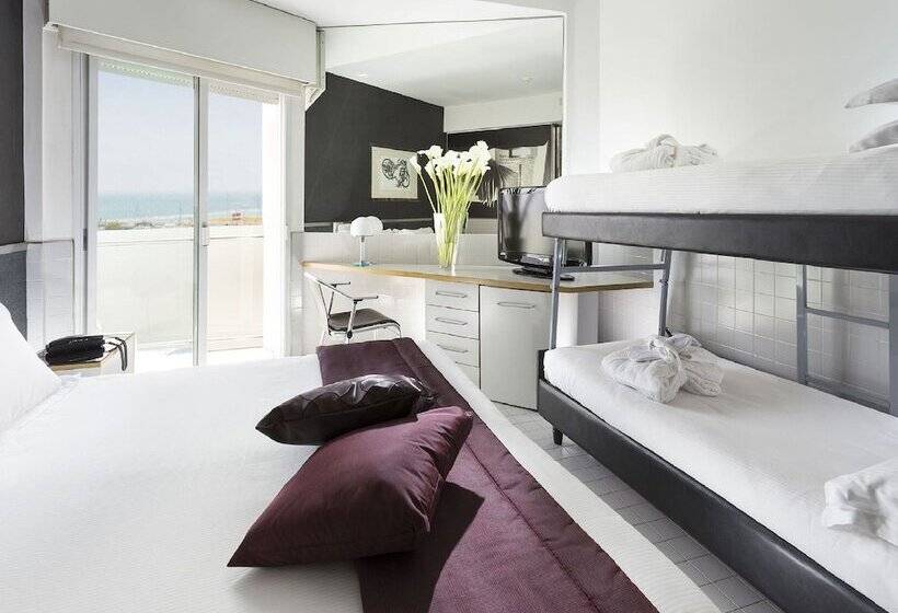 Трехместный Номер Стандарт Боковой Вид на Море, Michelangelo