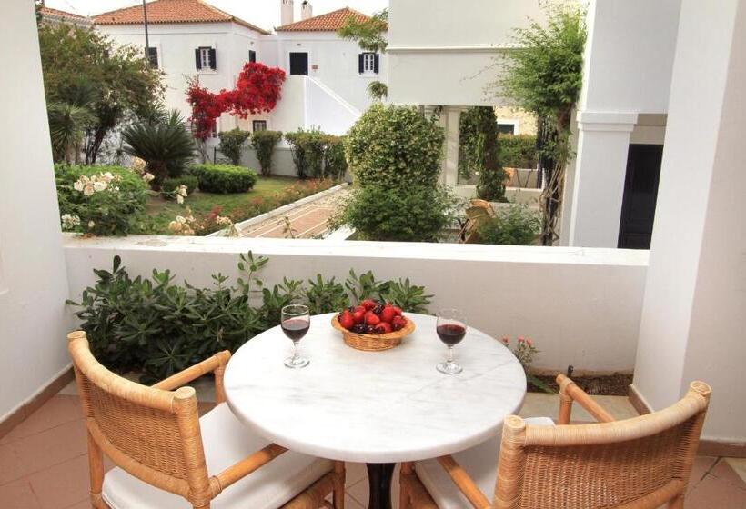 Студио Стандарт Вид на Сад, Nissia Traditional Residences Spetses