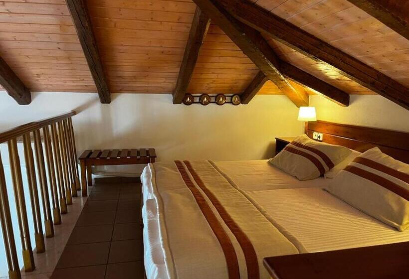 إستديو عائلى, Nissia Traditional Residences Spetses