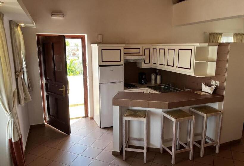 إستديو عائلى, Nissia Traditional Residences Spetses