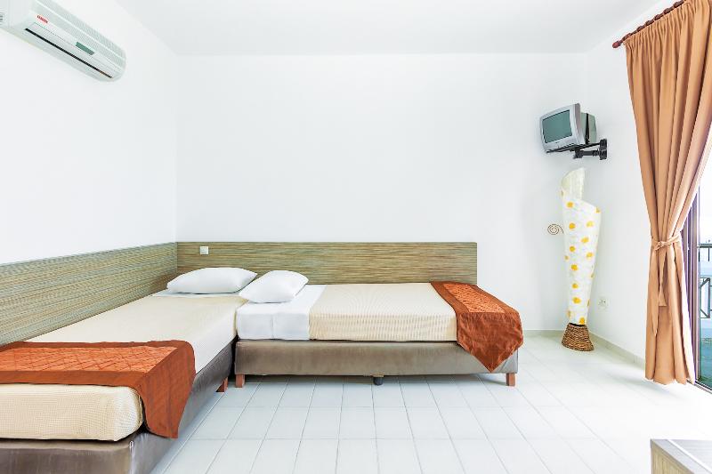 패밀리 룸 가든 전망, Xenios Dolphin Beach