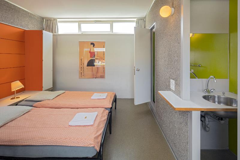 Номер Стандарт, Lausanne Youth Hostel Jeunotel