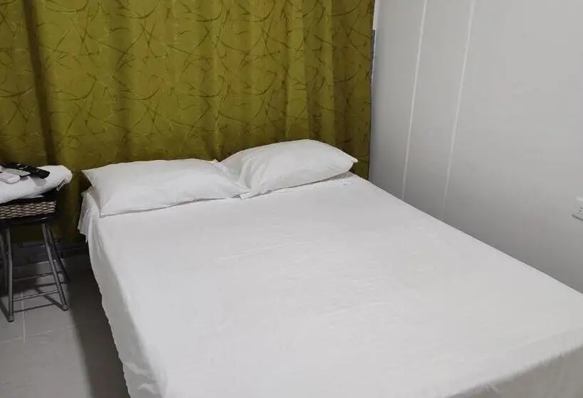 Perhesviitti, Apartamentos Las Piloneras