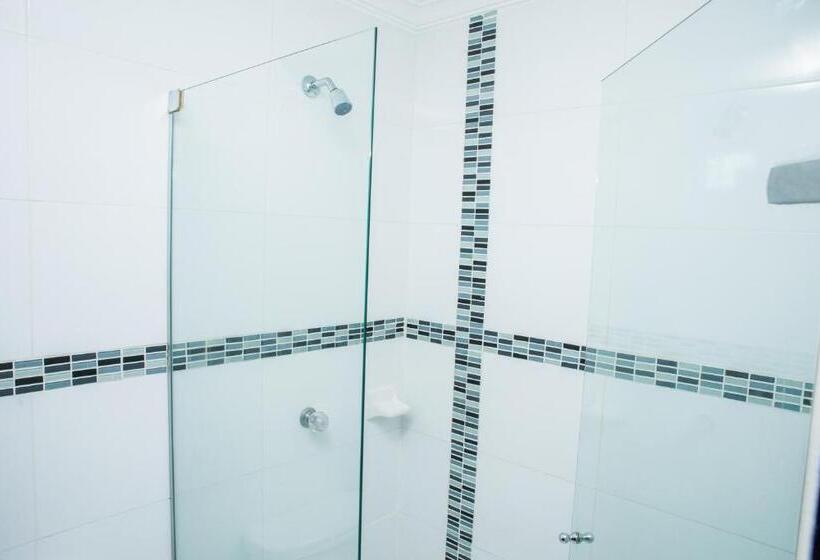 家庭间, Ayenda 1315 Candiac