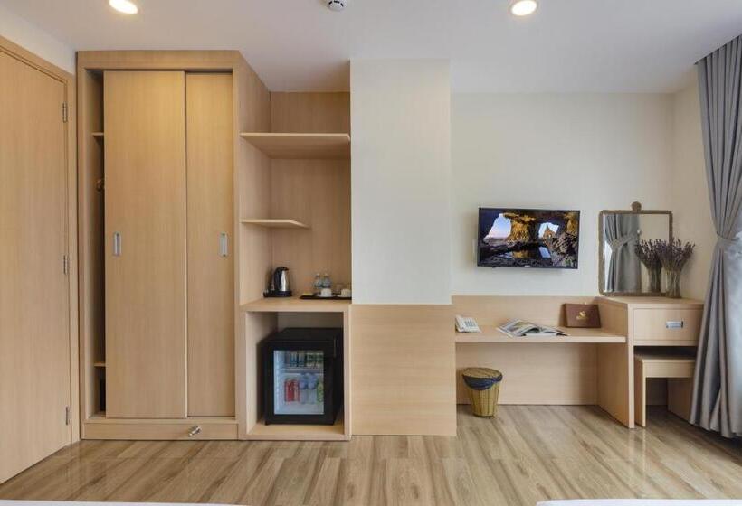 חדר דלוקס לשלושה, The Swan Nha Trang