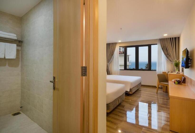 חדר דלוקס לשלושה, The Swan Nha Trang