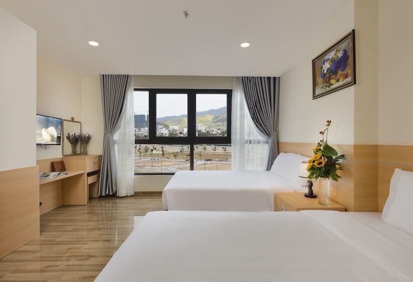 חדר דלוקס לשלושה, The Swan Nha Trang