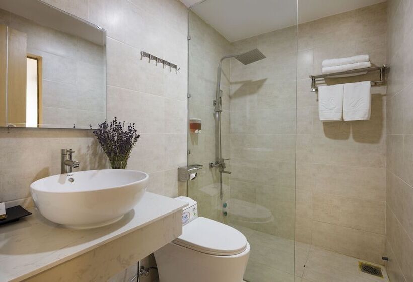 חדר דלוקס לשלושה, The Swan Nha Trang