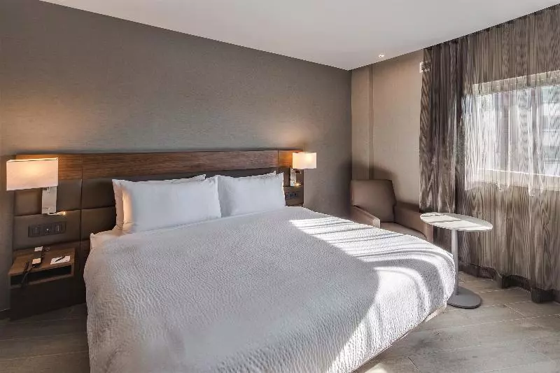 キングサイズベッドのスタンダードルーム, Ac Hotel By Marriott Guadalajara Expo