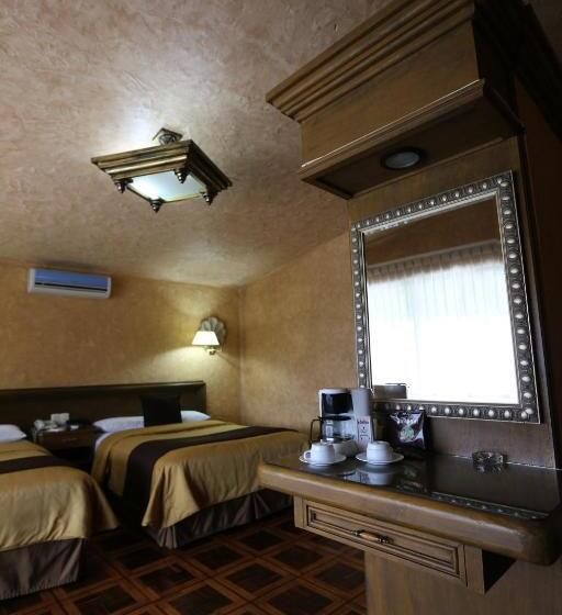 Полулюкс, Casa De La Loma