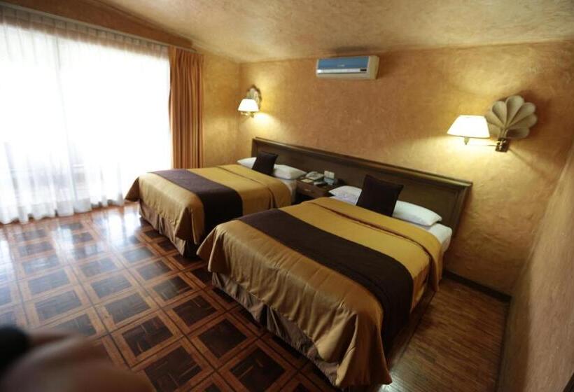 Полулюкс, Casa De La Loma