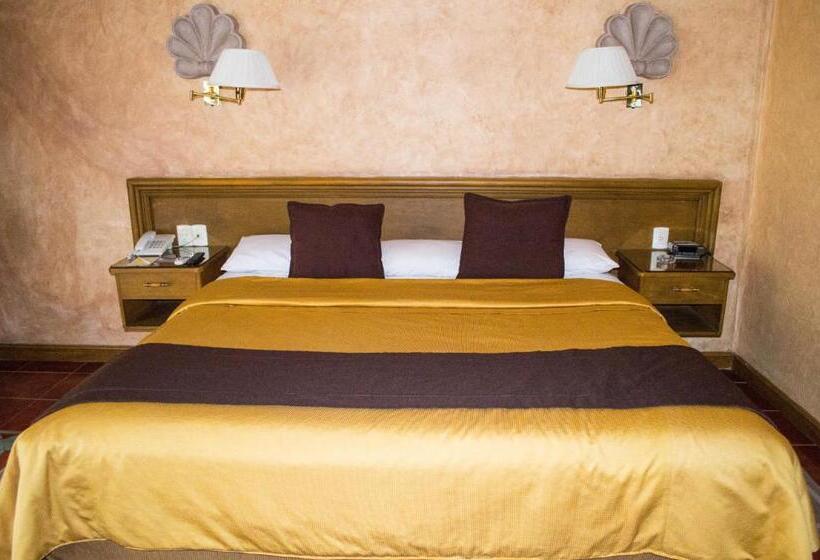 Люкс, Casa De La Loma