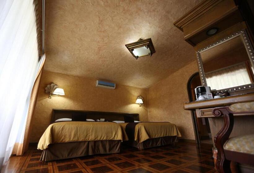 Люкс, Casa De La Loma