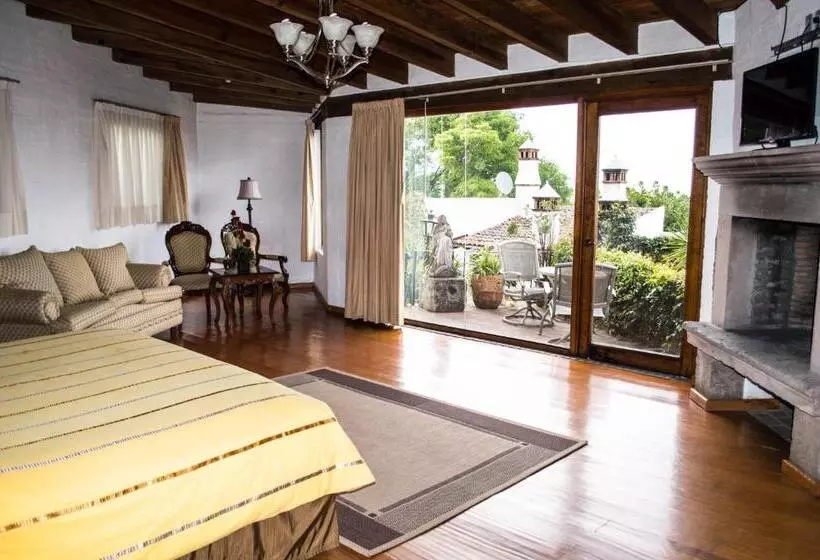 سوییت لوکس, Casa De La Loma
