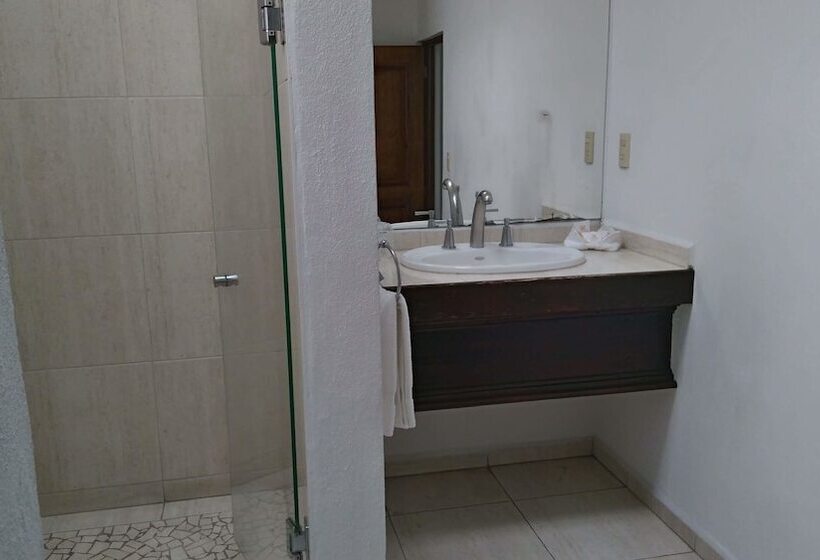 Полулюкс, Casa De La Loma