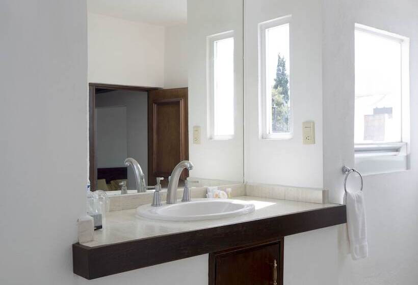 Полулюкс, Casa De La Loma