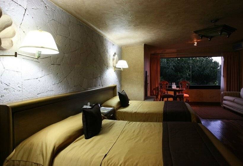 Полулюкс, Casa De La Loma