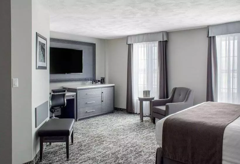 اتاق لوکس با چشم‌انداز, Chateau Moncton Trademark Collection By Wyndham