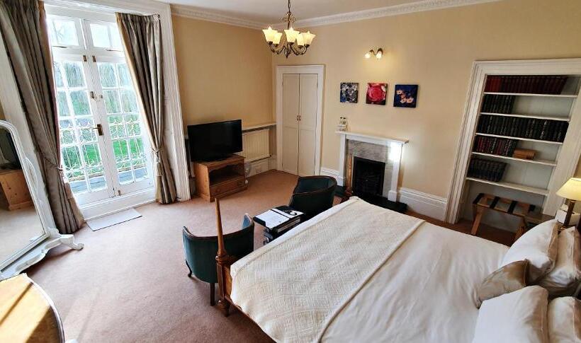 غرفة تنفيذية, Chiseldon House