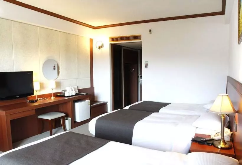 デラックストリプルルーム, Commodore Hotel Gyeongju