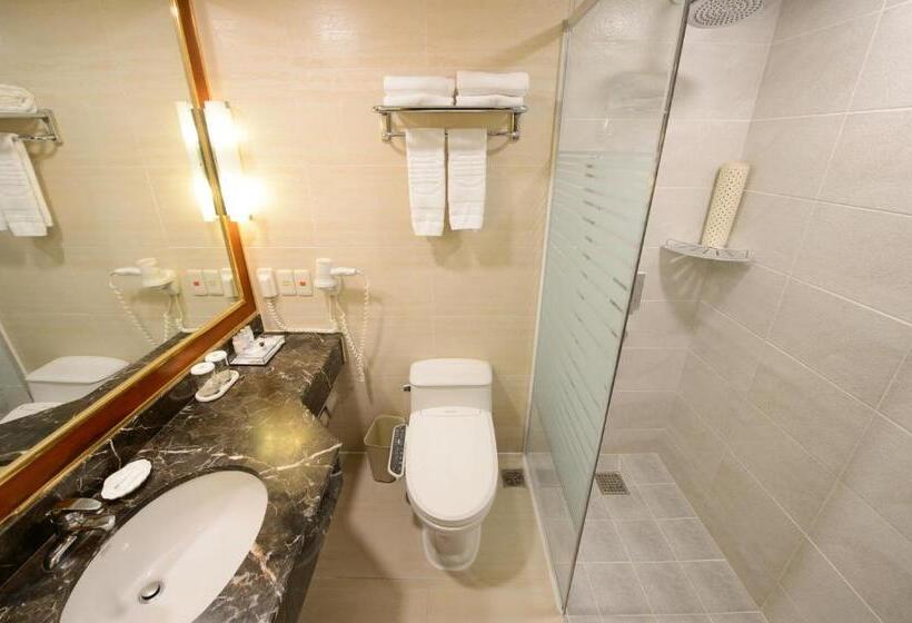 Номер Deluxe Вид на Озеро, Commodore Hotel Gyeongju